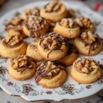 Walnuss-Plaetzchen-mit-Nougat-Rezept