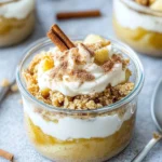 Bratapfel-Crumble-mit-Zimtcreme-Rezept