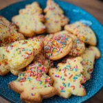 Perfekter-Plaetzchenteig-mit-bunten-Streuseln-Rezept