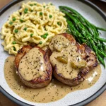 Schweinefilet-Medaillons-mit-Pfefferrahmsauce-und-Spaetzle-Rezept