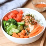Teriyaki-Lachs-Bowl-mit-Reis-Gemuese-Rezept