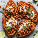 Ofen-Suesskartoffeln-Mit-Gebackenen-Kichererbsen-Und-Minz-Joghurt-Rezept