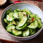 Asiatischer Gurkensalat mit Sesam 76 Asiatischer-Gurkensalat-mit-Sesam-Rezept