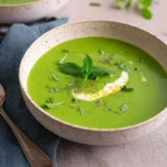 Erbsensuppe-mit-Minze-Knallgruen-erfrischend-Rezept