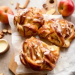 Hefegebaeck-mit-Apfel-Rezept