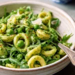 Nudelsalat-mit-Erbsen-Rucola-Pesto-Rezept