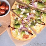 Schneller-Flammkuchen-mit-Brokkoli-Feta-Rezept