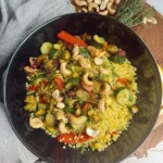 Zitroniger Couscous mit geröstetem Gemüse und Cashews 101 Zitroniger-Couscous-mit-geroestetem-Gemuese-und-Cashews-Rezept
