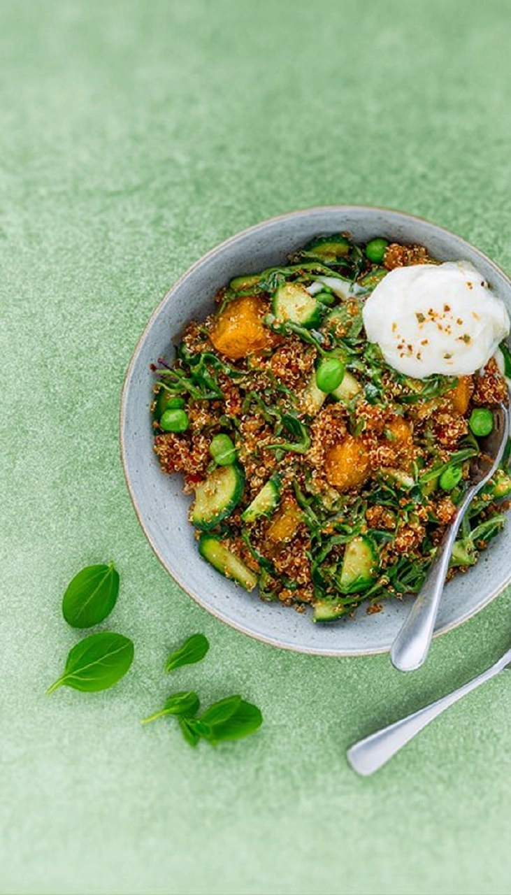 Crispy Quinoa Salad Bowl